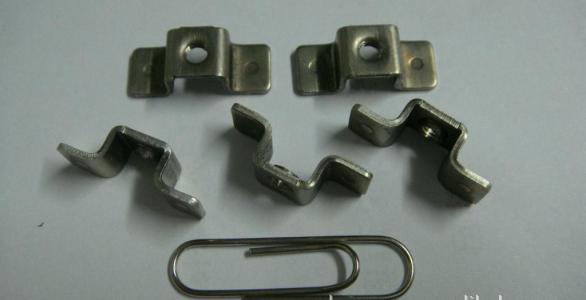 冲压件加工中冲压模具有哪些分类？